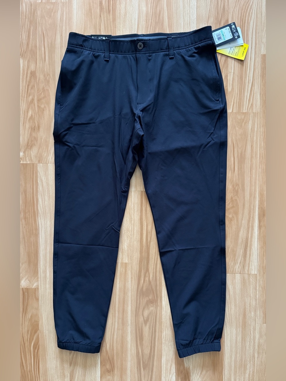 NEW- Under Armour Slim Taper Golf Jogger Pants UPF 50- size 34x30